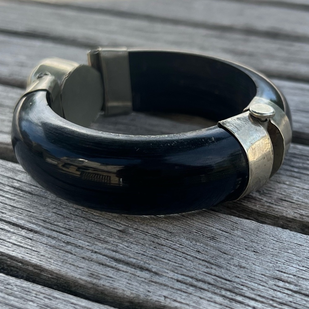 Hinged bulky bracelet - Picture 3 of 6